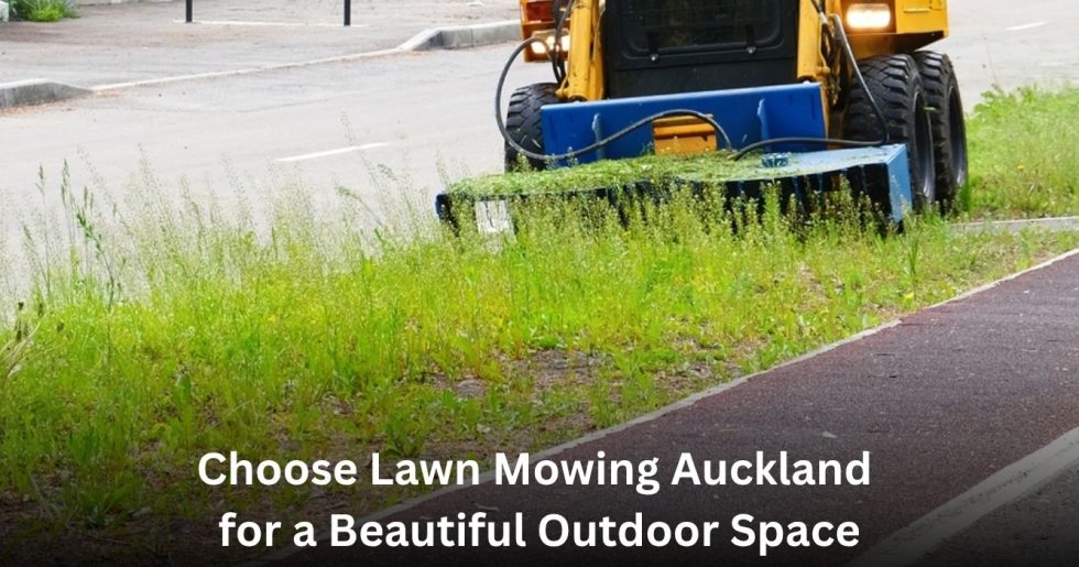 Professional Lawn Mowing Auckland service maintaining a healthy green lawn for a beautiful outdoor space.